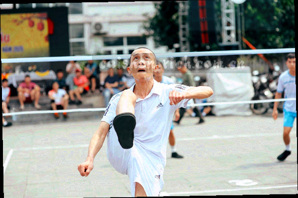 日历翻页，标注周五，周围飘散红丝带